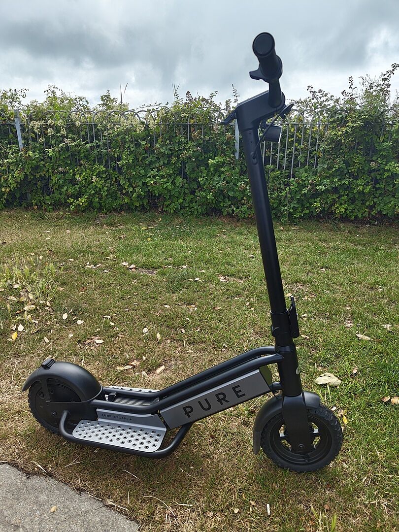 Pure Escape Pro+ monopattino elettrico nero 65,8 km autonomia