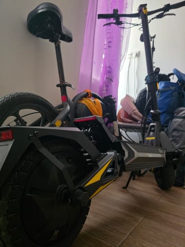 OOTD SR1 Monopattino elettrico nero-giallo telaio pieghevole