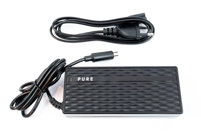 Pure Electric Charger 2A 42V caricabatterie 36V spina EU