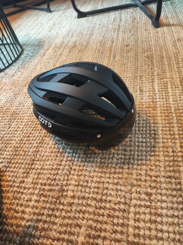 OOTD Helmet casco monopattino bianco protezione urbana
