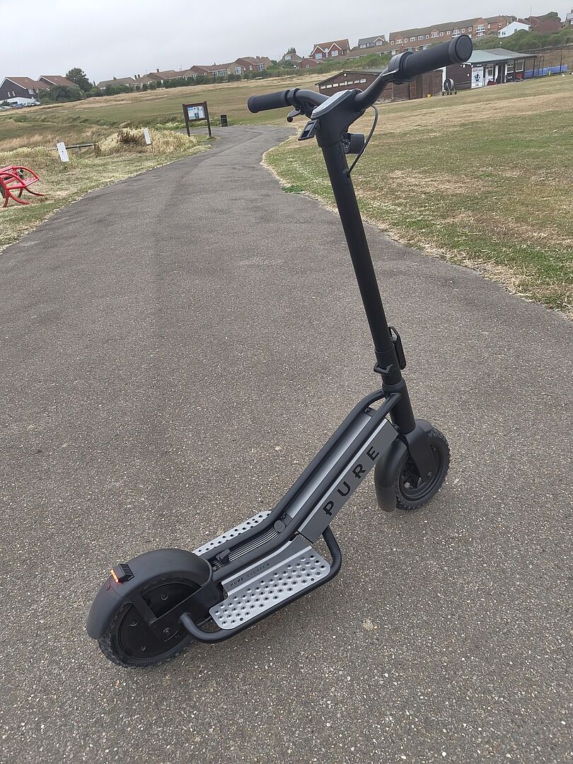 Pure Escape Pro+ monopattino elettrico nero 65,8 km autonomia