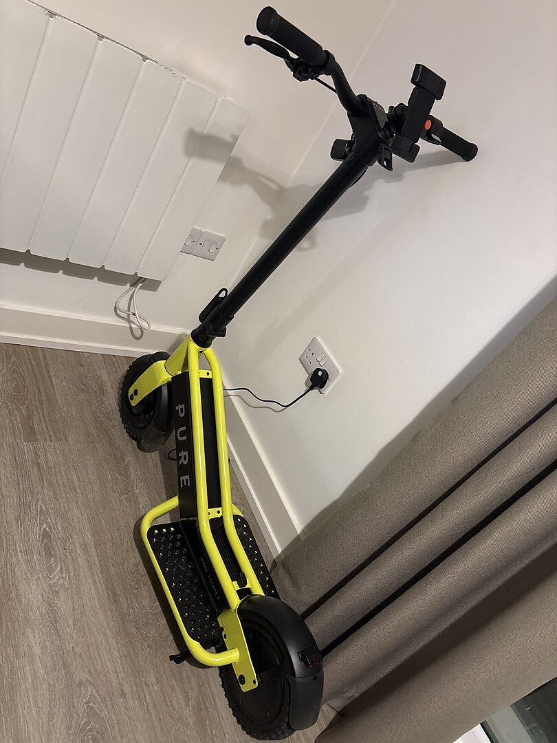 Pure Escape Pro+ monopattino elettrico nero 65,8 km autonomia
