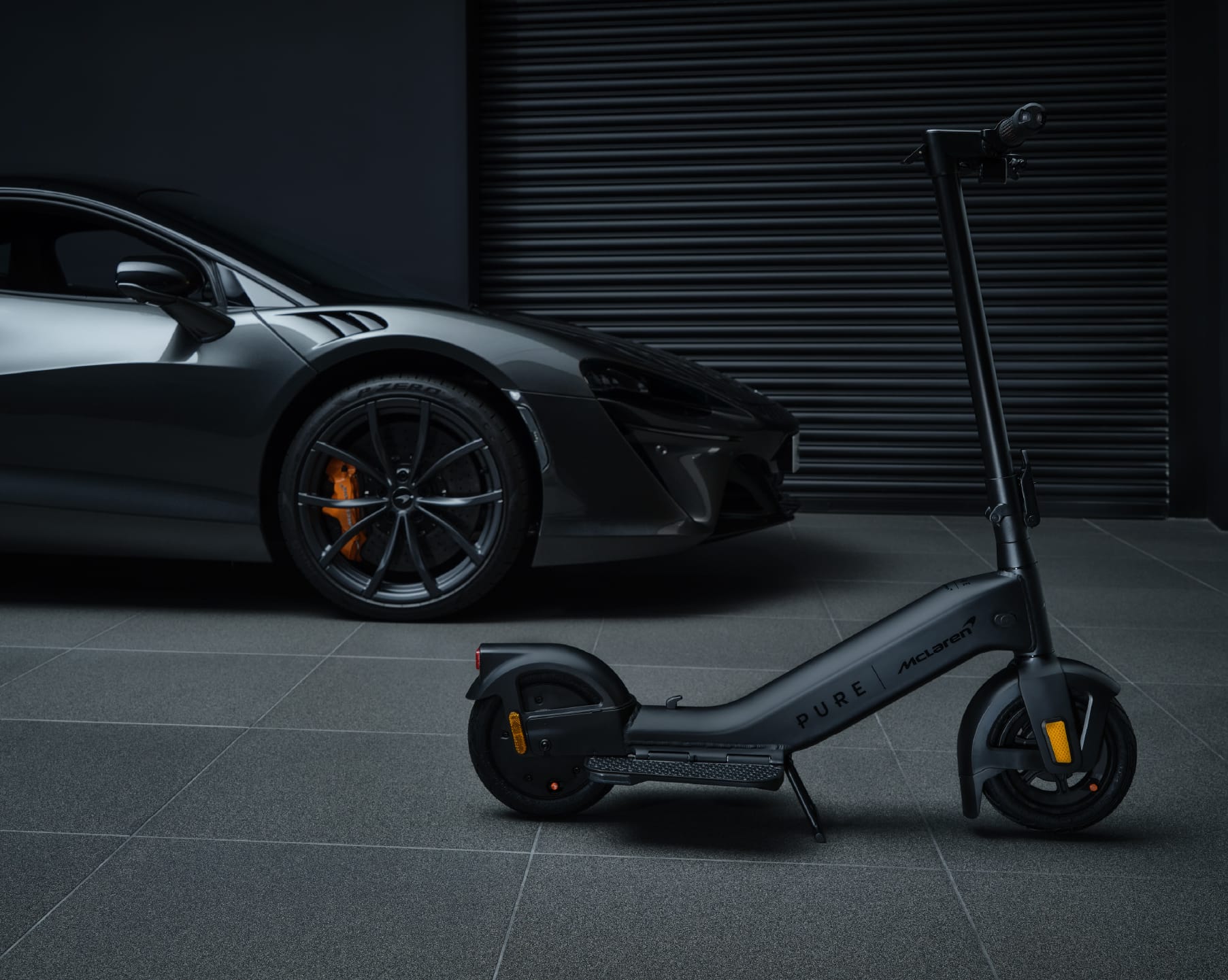 Pure x McLaren Black monopattino elettrico nero autonomia 62 km