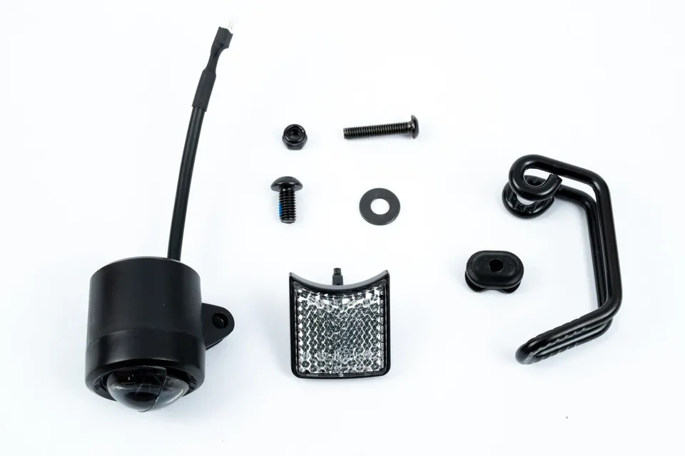 Pure Electric Front Light fanale anteriore con catarifrangente